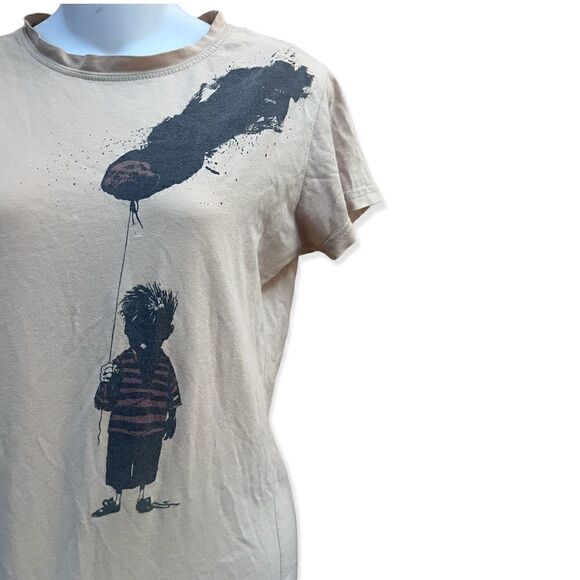 STREET ART GRAFFITI ARTIST BOY WITH SKULL BALLOON TEE LARGE JUNIOR L - Picture 1 of 6